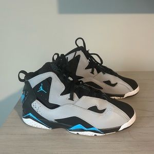 Jordan Grade School True Flight BP Size 3Y